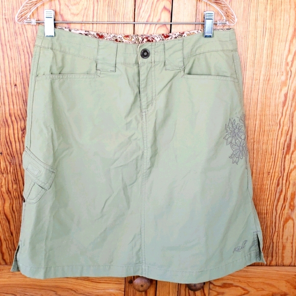 Kuhl Dresses & Skirts - Kuhl Dry Stretch 6 Olive Green Embroidered EUC 20"